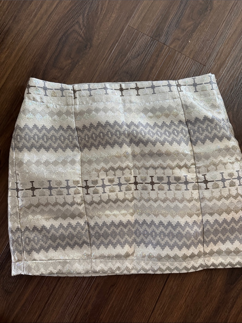 𝅺TOPSHOP mini skirt Metallic holographic cream beige Sz 6